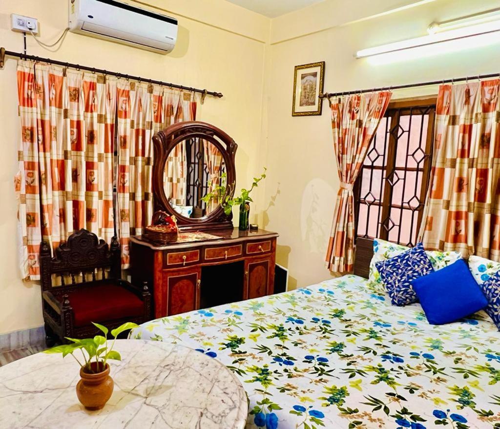 Spacious Apt With Antique Furniture ,Ac & Kitchen Kalküta Dış mekan fotoğraf